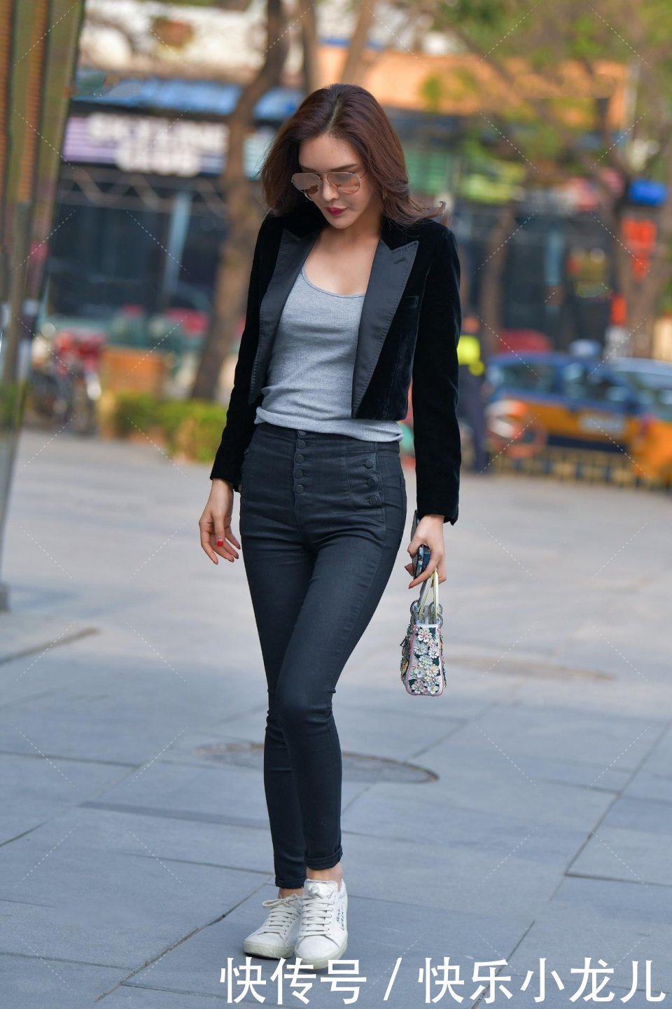 高跟鞋|如此优雅的85后贵妇,搭配精致的高跟鞋,就算我是未婚我都愿意