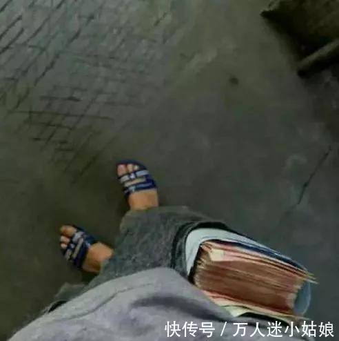 |笑话:这是啥意思啊,开挖掘机还带着媳妇?