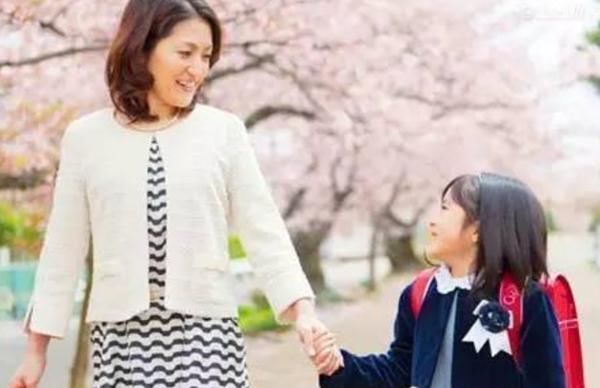 尿不湿|幼儿园宝宝天天拉裤子里,老师要求家长买尿不湿,家长霸气回怼