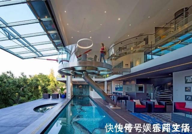 升降板|为了给老公圆梦,她砸7000万耗时三年把家改成“宇宙飞船”,网友这妻子从哪找的