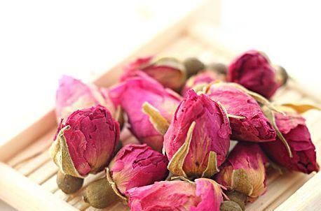 皮肤|玫瑰花和它一起泡,每天一杯,排污血,子宫光滑,皮肤细腻显年轻