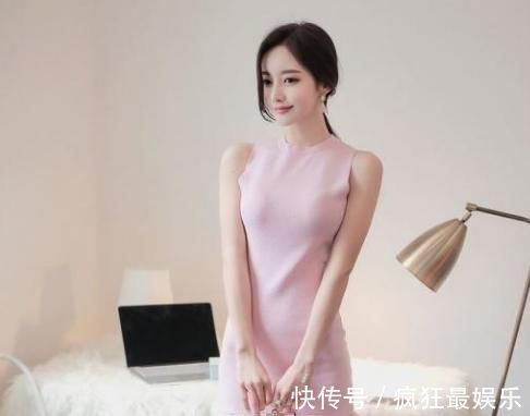 紧身裙|美女穿搭：的紧身裙在街头也能瞬间成为主角，高贵典雅气质