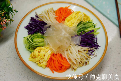 拉皮|年夜饭加盘“五福临门”,清爽的凉拌菜更受欢迎,寓意福气满满