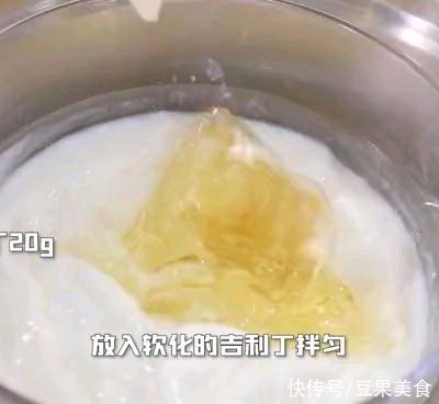 饼干|免烤箱，少女心爆棚的樱花慕斯蛋糕