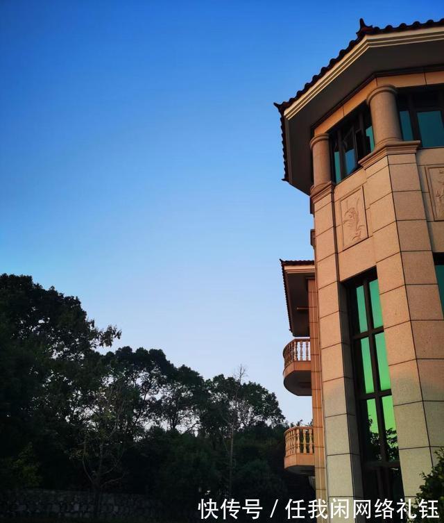 醉夕阳$「七绝·醉夕阳」知秋木叶遍山黄,宠辱偕忘醉夕阳