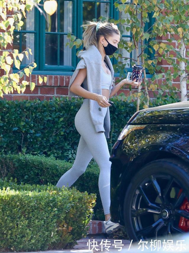 春季风衣选择的三个小技巧，让你把风衣穿出温暖和时尚