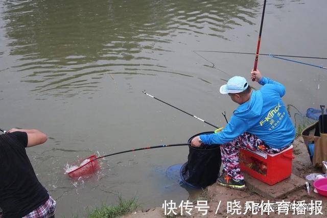 鲢鳙|黑坑撒化肥，大多数钓友抱憾而归，唯独他狠狠给老板上了一课