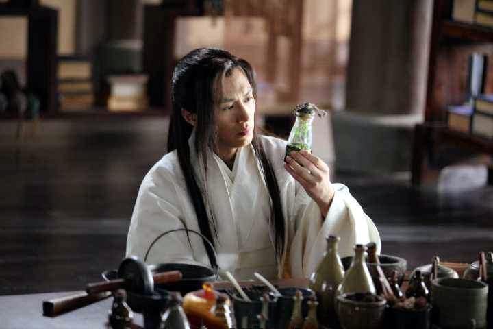 东晋一道士修仙,写本书流传千年,翻开一看:竟记载诺贝尔奖成果