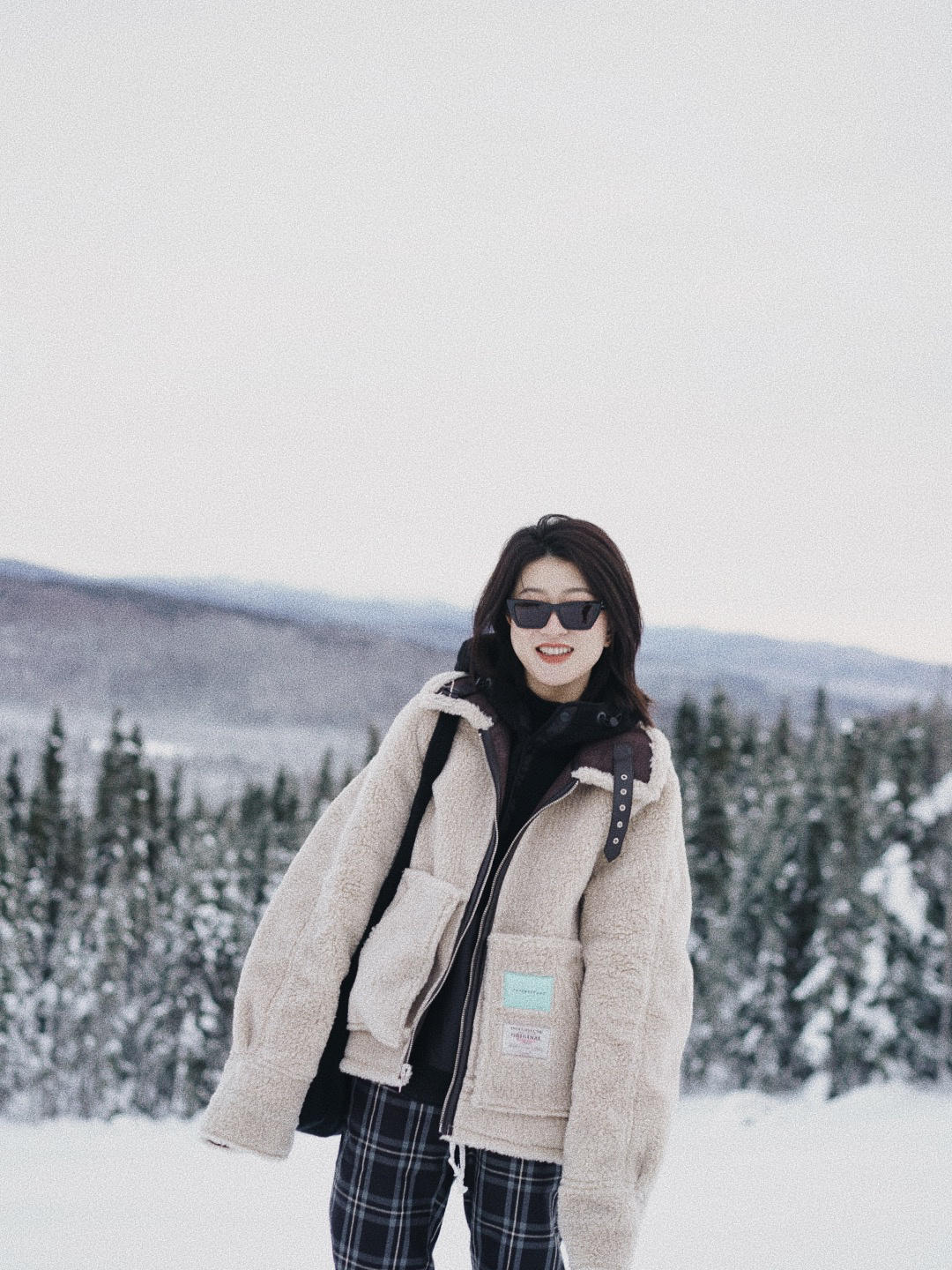 潮酷girl不容错过的“皮毛一体外套”,建议入手,上身即好看