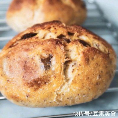 吴宝春|无限次回做的软欧「桂圆全麦面包」