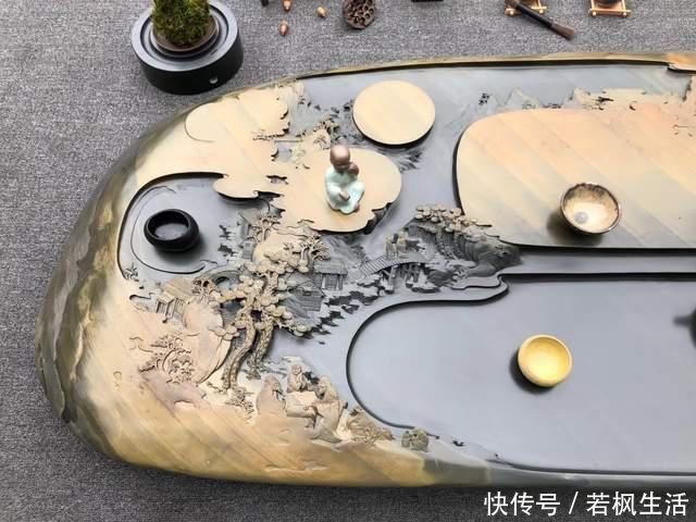 山水画&真正的“难得一见”，把长近2米的石头刻成山水画，还制成了茶盘