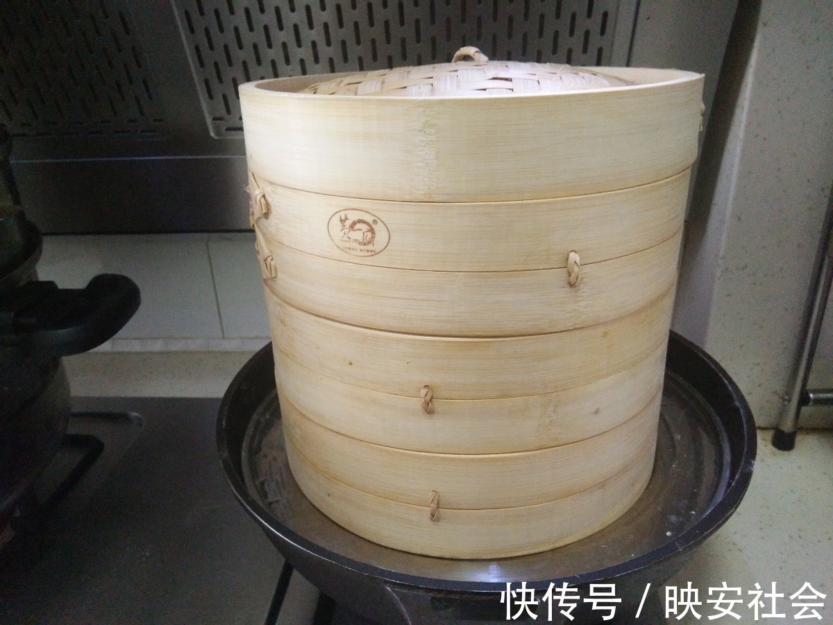 灌汤小笼包|会流汤的灌汤小笼包，皮薄多汁味道棒，很简单一看就会