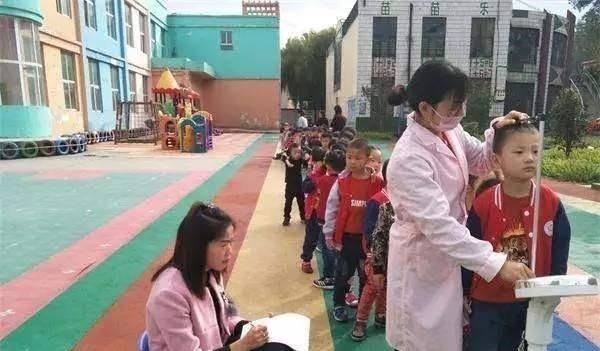 睡眠质量|儿童身高体重标准表,身材矮小的孩子,抓住猛涨期还有可能蹿一蹿!