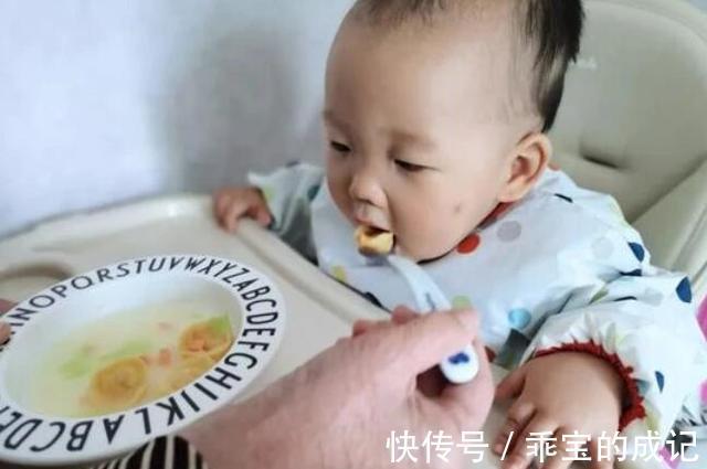 添加|若孩子已满4个月,且具备这些条件,就可以添加辅食了