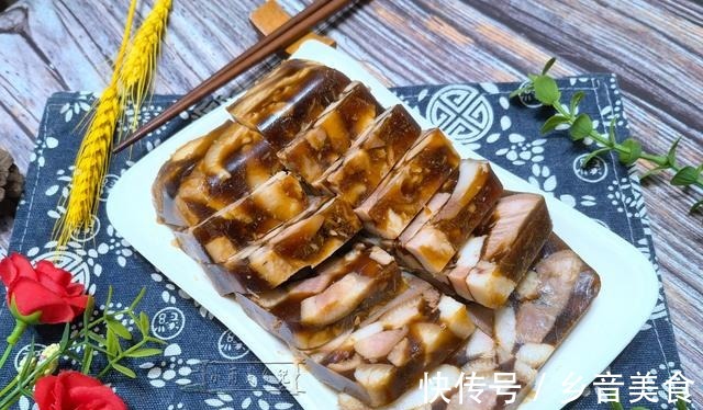 一入冬，家里的“大厨”老爸就会做他的招牌菜，Q弹爽口全家爱吃！