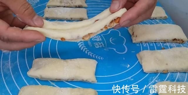 早餐别烙饼吃包子了，教你新吃法，香酥又松软，比面包烧饼还好吃