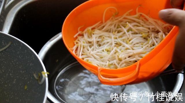 炒豆芽时，有人焯水有人直接炒，做错这一步，豆芽不脆不爽口