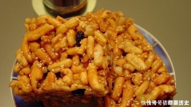 满族的传统美食,萨其玛最吃不厌,白肉血肠色调最分明