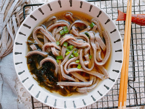 二月二龙抬头要吃面，自制荞麦面，粗粮细作营养丰富，口感劲道