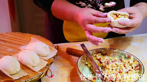 松软|蒸包子,记住不要直接上锅蒸,诀窍告诉你,包子松软好吃,不塌陷