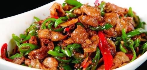 美味无比的一道家常菜，鲜香美味，肉片鲜美不腻，深受孩子们喜爱