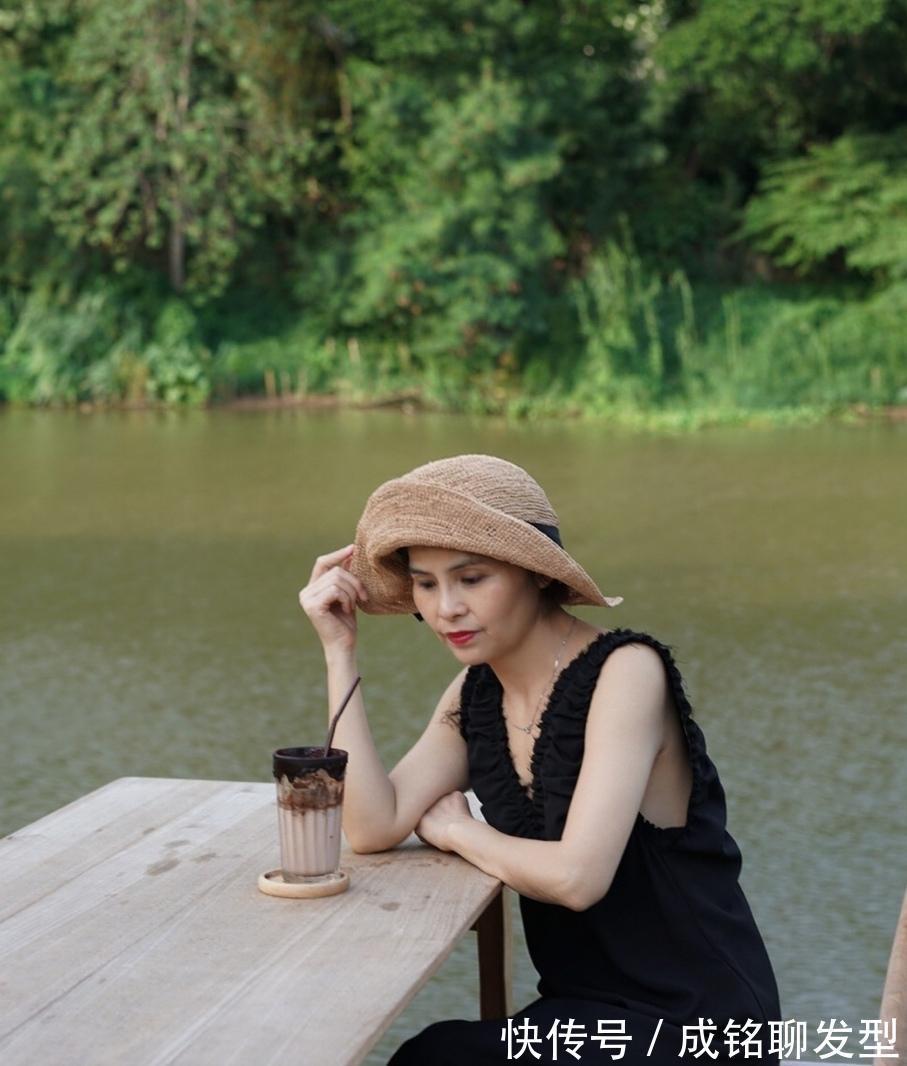 旗袍裙|时尚与年龄无关，五六十岁更要穿出活力与时尚，优雅到老才更精彩