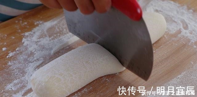 韭菜鸡蛋饼|教你在家做早餐,学会不用买着吃,比卖的还好吃,出锅就吃光,香!