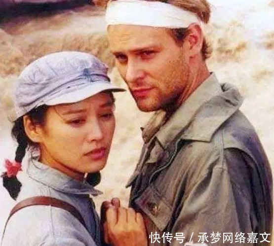 普罗大众 嫌弃航空餐,剧组骂导演,怼天怼地的宁静,却把温柔给了他