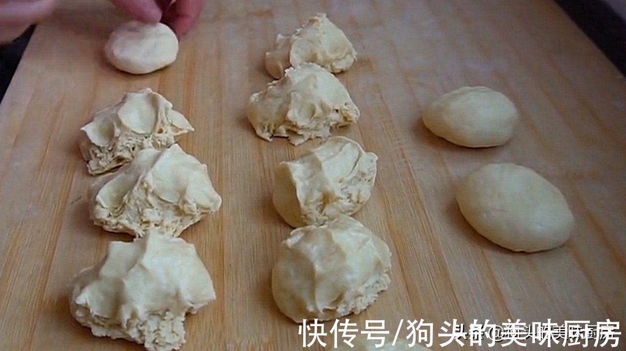 1碗面粉1个鸡蛋能做的油饼，外皮酥脆，内部蓬松，比油条还好吃