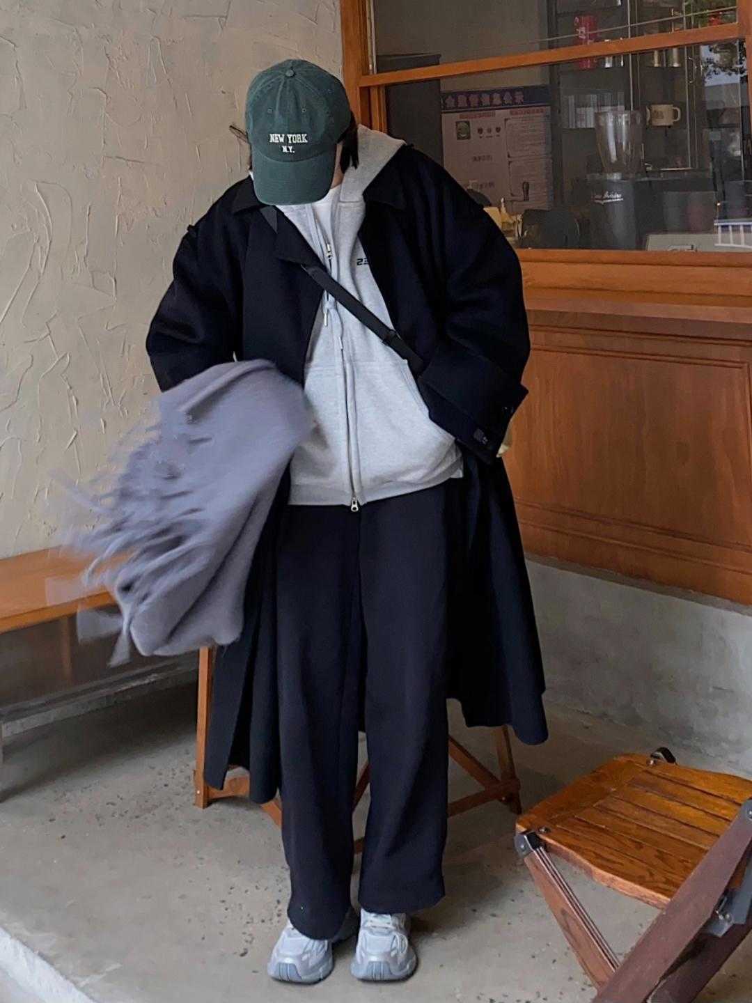 身形 初冬一定要选“大衣+卫衣”!遮肉显瘦又减龄,保暖效果还超赞