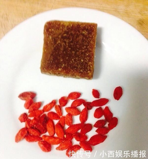 红糖片|红豆和它一起煮,皱纹消失了,子宫变干净了,头发也乌黑亮丽了