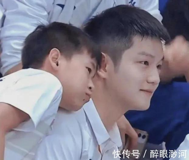 中国跳水|全红婵化身追星族!红姐花样吹捧盛赞许昕,许昕的回复逗笑网友