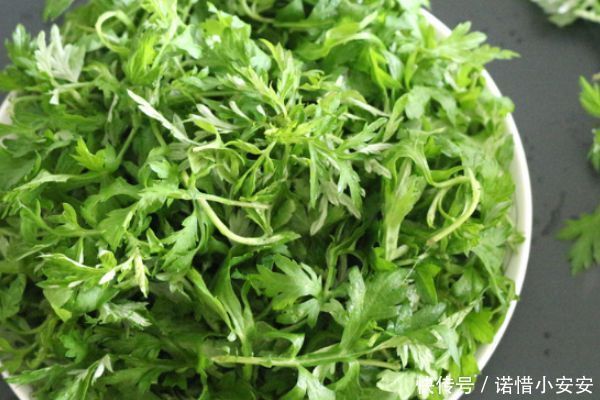 功效|家有叁年艾,疾病不再来,艾草煮水竟有这么多功效