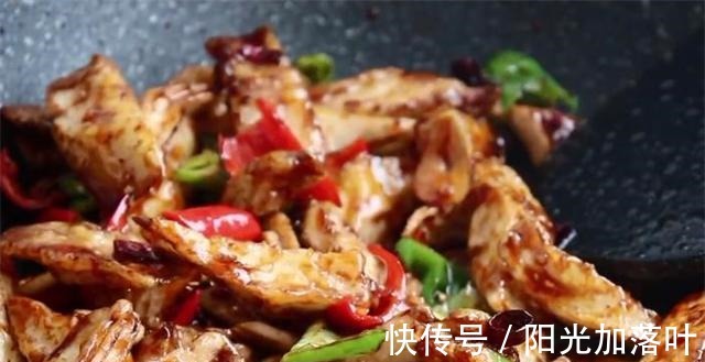 5毛钱1斤的茄子，这样做特别开胃下饭，比红烧茄子还好吃！