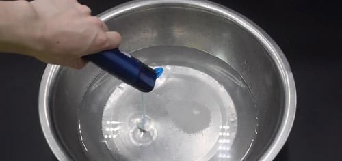 天天拖地还不干净?教你用一秘招,拖一次几天都很干净,太实用了