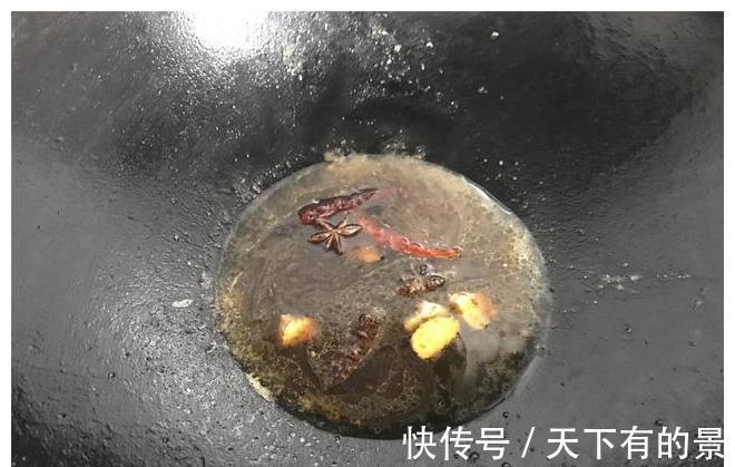 大排|红烧大排好吃有诀窍，一拍二炸三煮，简单三步，大排鲜嫩又入味