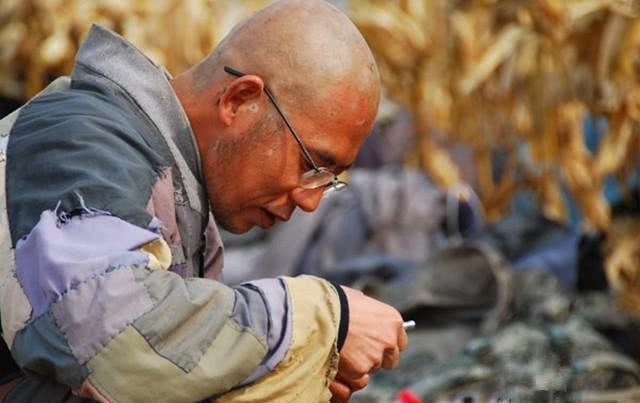 和尚还|抗日时期,道士和尚在干嘛?皮定均气得骂娘,李圆通:盛世便回!