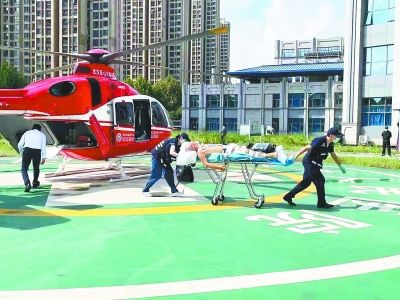 人民医院东院|1小时！直升机救援武汉重伤游客