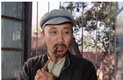 《喜盈门》业余作者导演首秀,城里人扮演强英,拍摄中给猪打麻药