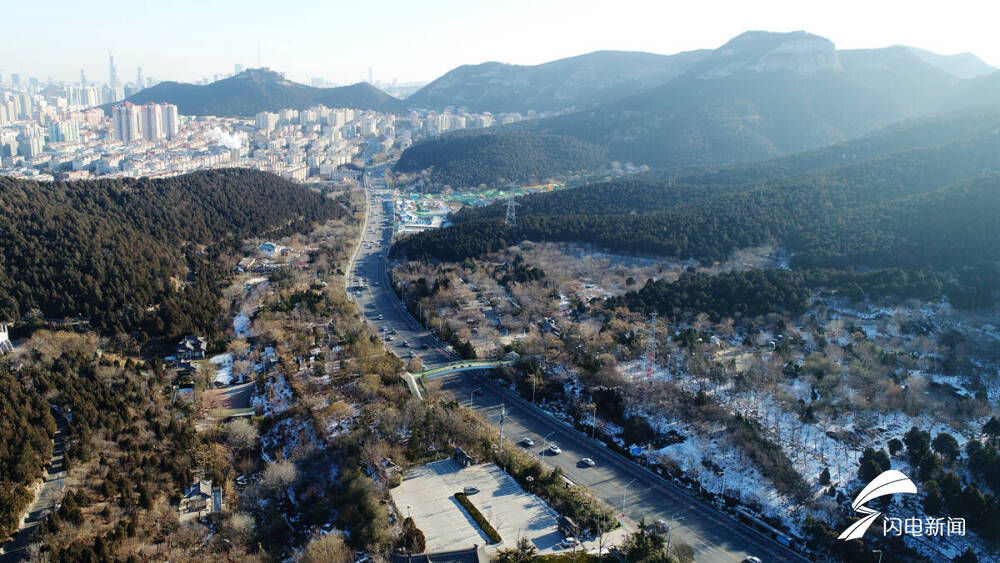 －18.3℃俯瞰济南千佛山“北国风光”