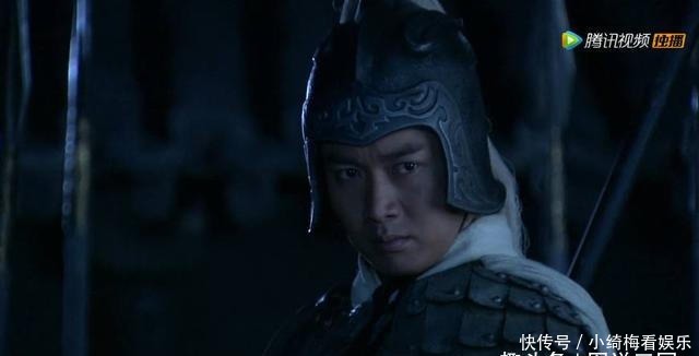 人认为|刘备称王，马超拜左将军，张飞拜右将军，那么究竟谁的官职大？