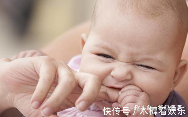 牙齿|几张图说明宝宝长牙的症状和顺序,你家宝宝掉队了吗快来对照吧