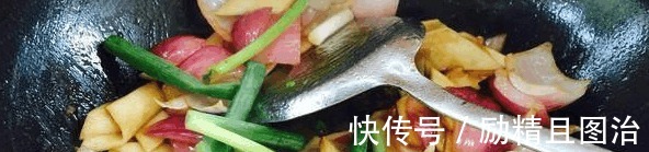 美味佳肴|洋葱和它一起炒着吃, 比肉还香, 比燕窝还养人, 还能清理血管!