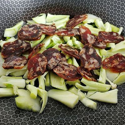 五香肉肠焖花菜
