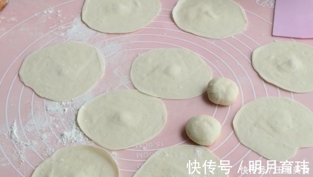 发面|包子别再发面了,教你新吃法,皮薄馅儿大,比发面的好吃10倍!