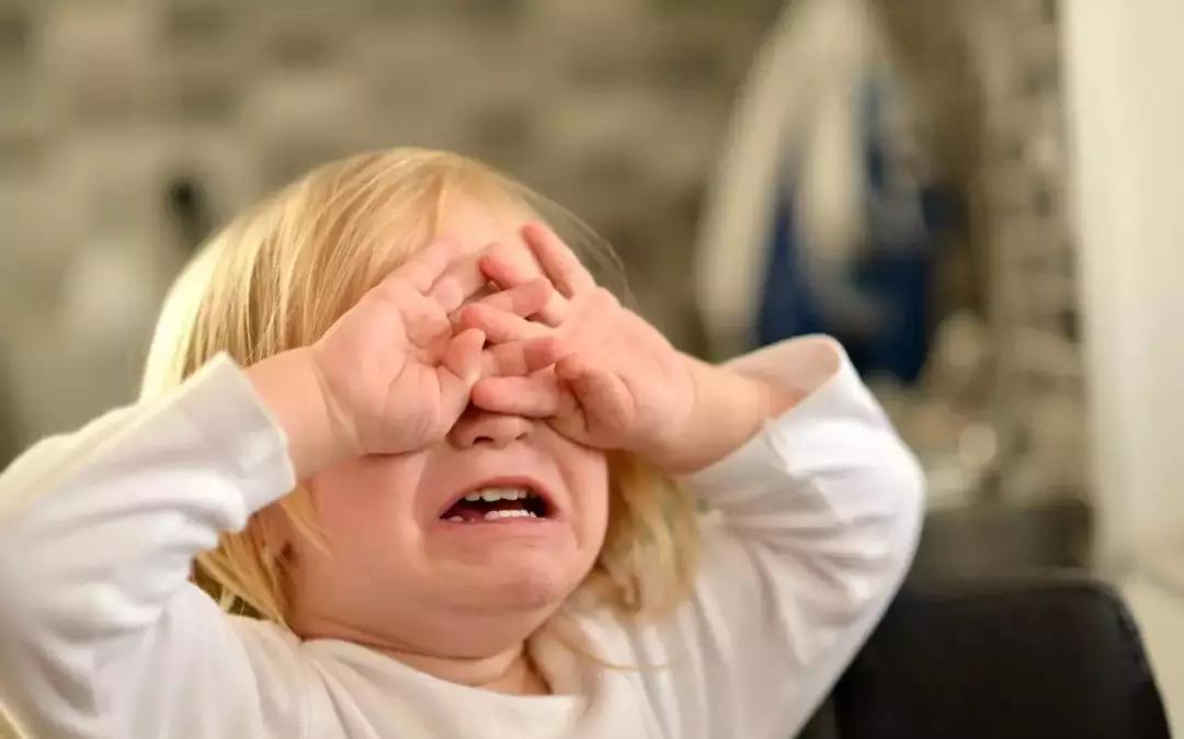 心理健康|一言不合就哭的孩子,和憋着不哭的孩子,长大区别体现在三大方面