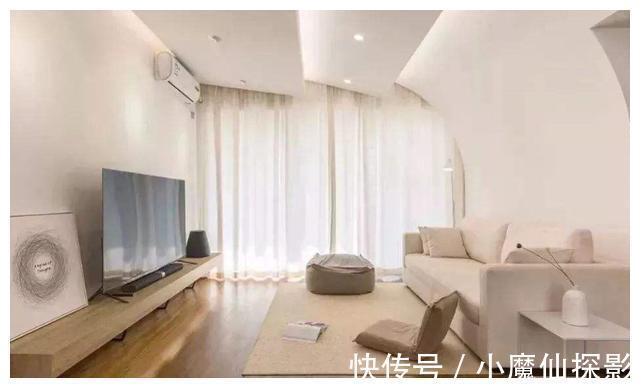 实用|有钱人家里客厅从不装茶几，显得笨重不实用，如此设计，高档漂亮