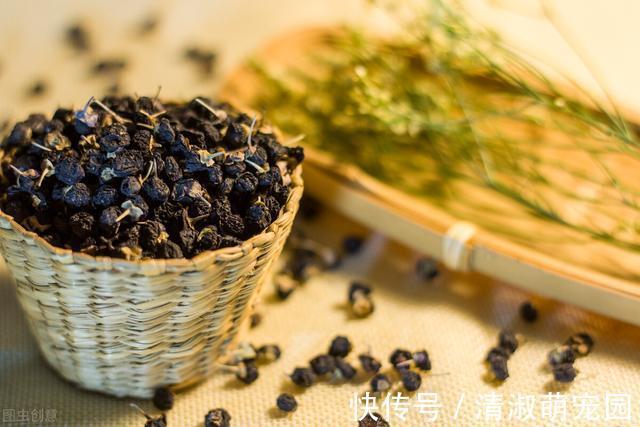 藕粉|建议儿女,这6种零食多给父母买一些,好吃不贵,对身体好