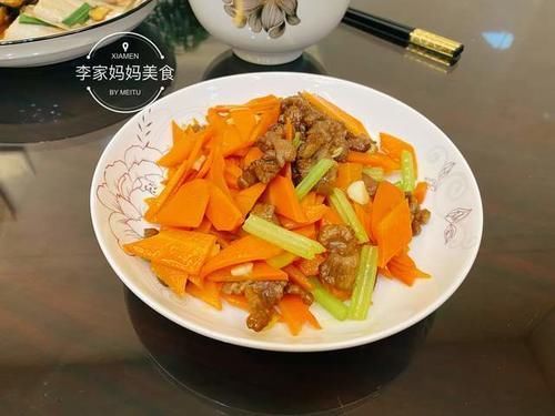 夫妻俩的极简晚餐,3个家常菜,花不了20块,吃得连汤汁都不剩