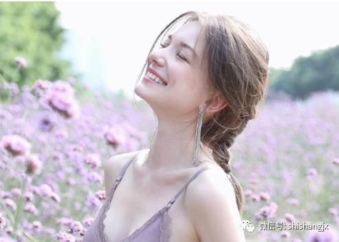 蜈蚣辫|扎头发前面留2缕发丝,意想不到的惊喜,效果好到堪比整容